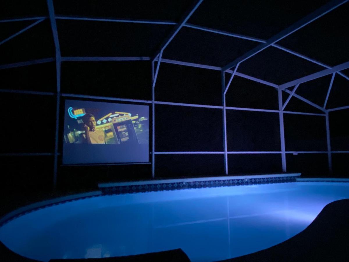 3 Bedroom Villa With Poolside Cinema And Games Room Close To Theme Parks Sleeps 6 Plus 2 Orlando Exterior photo